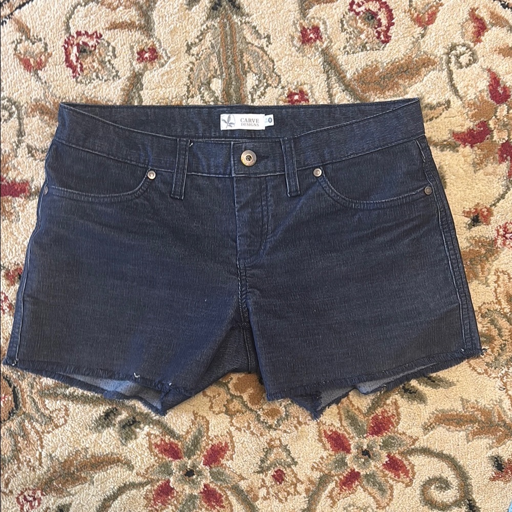 Title nine Carve Designs Dogtown Corduroy Oahu Shorts. Womens size 0 fits like 2